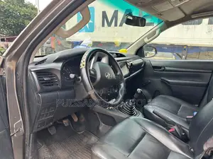 Toyota Hilux 2018 Gris