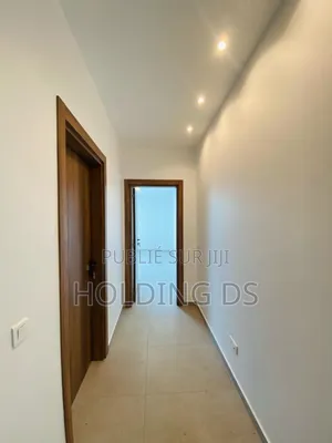 Furnished 2chbre Appartement dans Location Immobilière, Cocody à Vendre