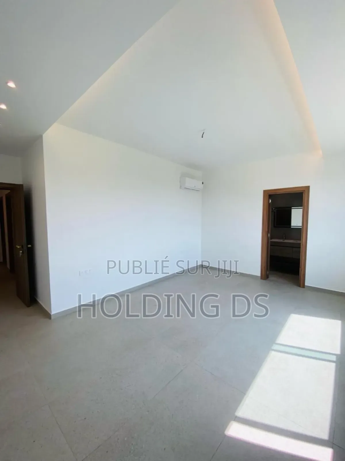 Furnished 2chbre Appartement dans Location Immobilière, Cocody à Vendre