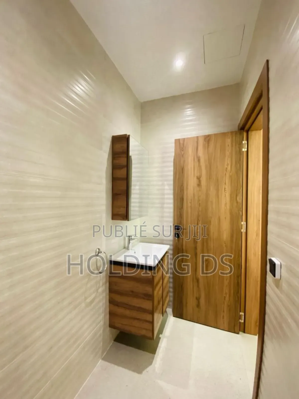 Furnished 2chbre Appartement dans Location Immobilière, Cocody à Vendre