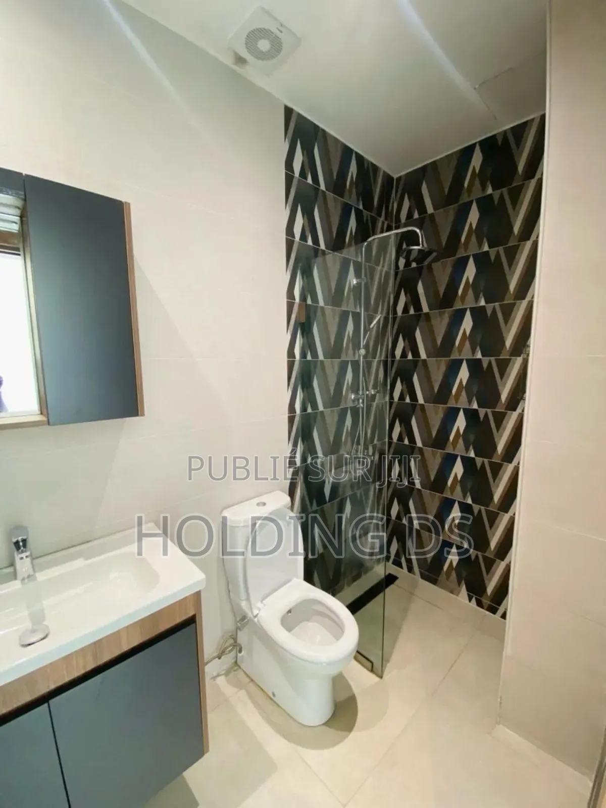 Furnished 2chbre Appartement dans Location Immobilière, Cocody à Vendre