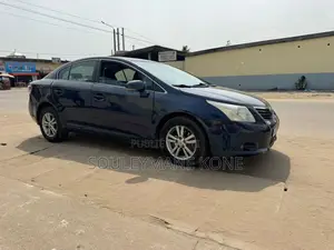 Toyota Avensis 2010 Black