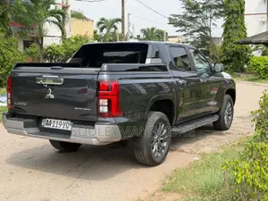 Mitsubishi L200 2025 Black