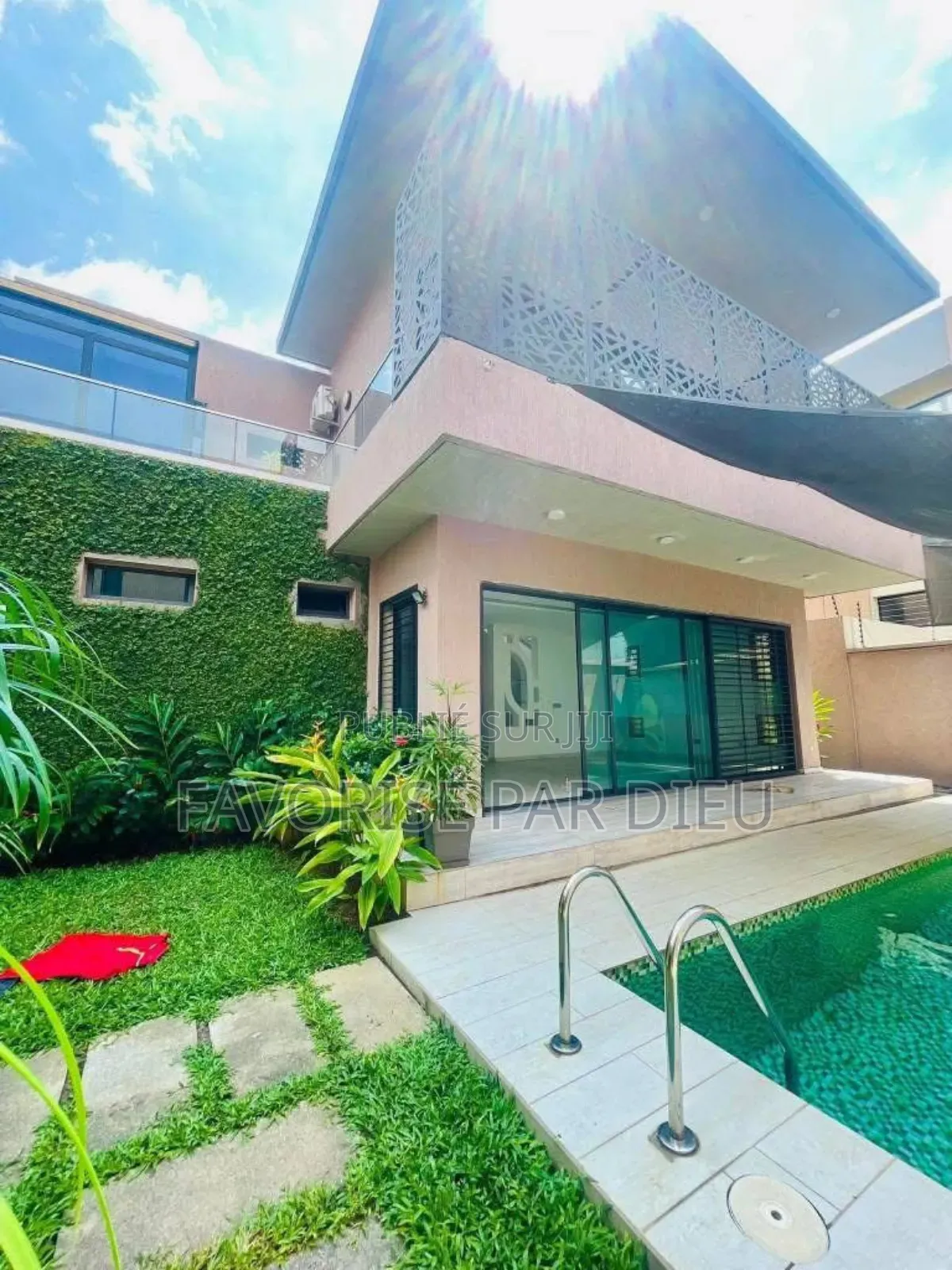 3chbre Appartement-terrasse dans Cocody à Vendre