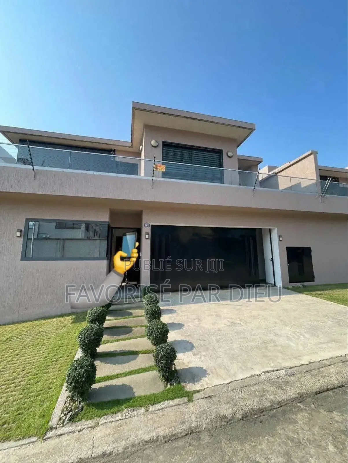 3chbre Appartement-terrasse dans Cocody à Vendre