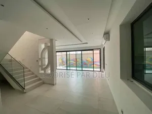 3chbre Appartement-terrasse dans Cocody à Vendre