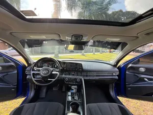 Hyundai Elantra Limited 2022 Blue