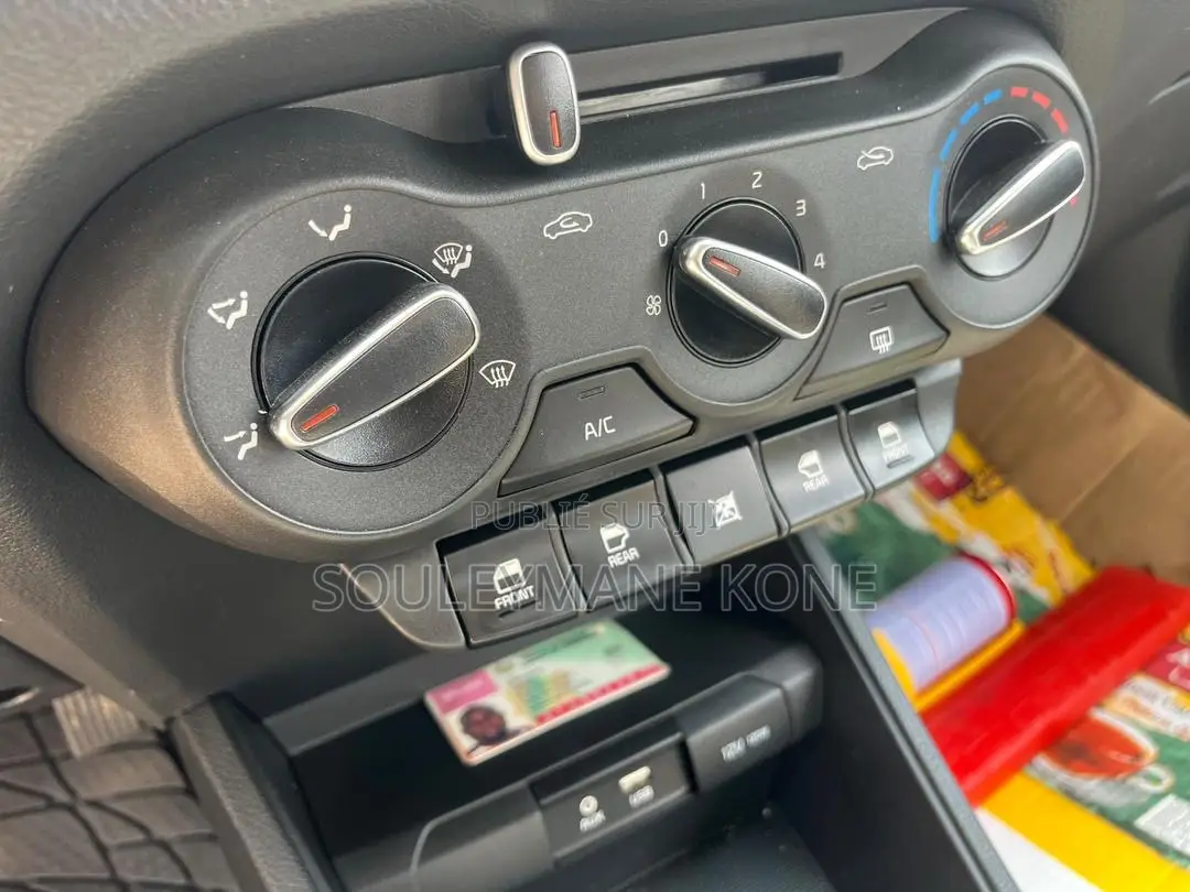 New Kia Pegas 2025 Jaune