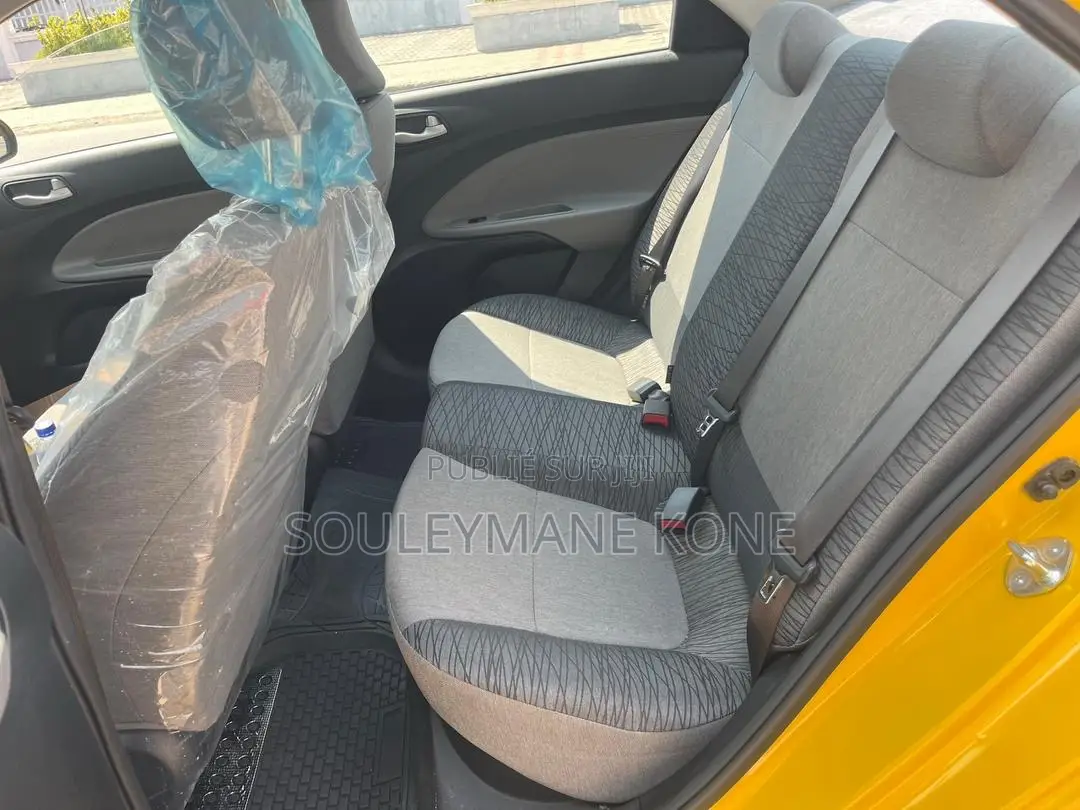 New Kia Pegas 2025 Jaune