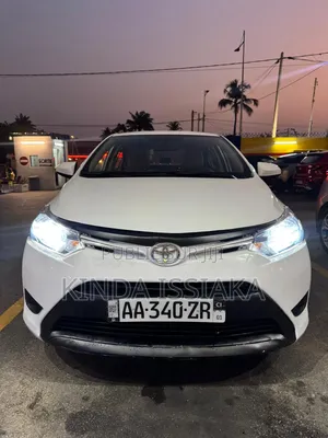 Toyota Yaris 2016 Blanc cassé