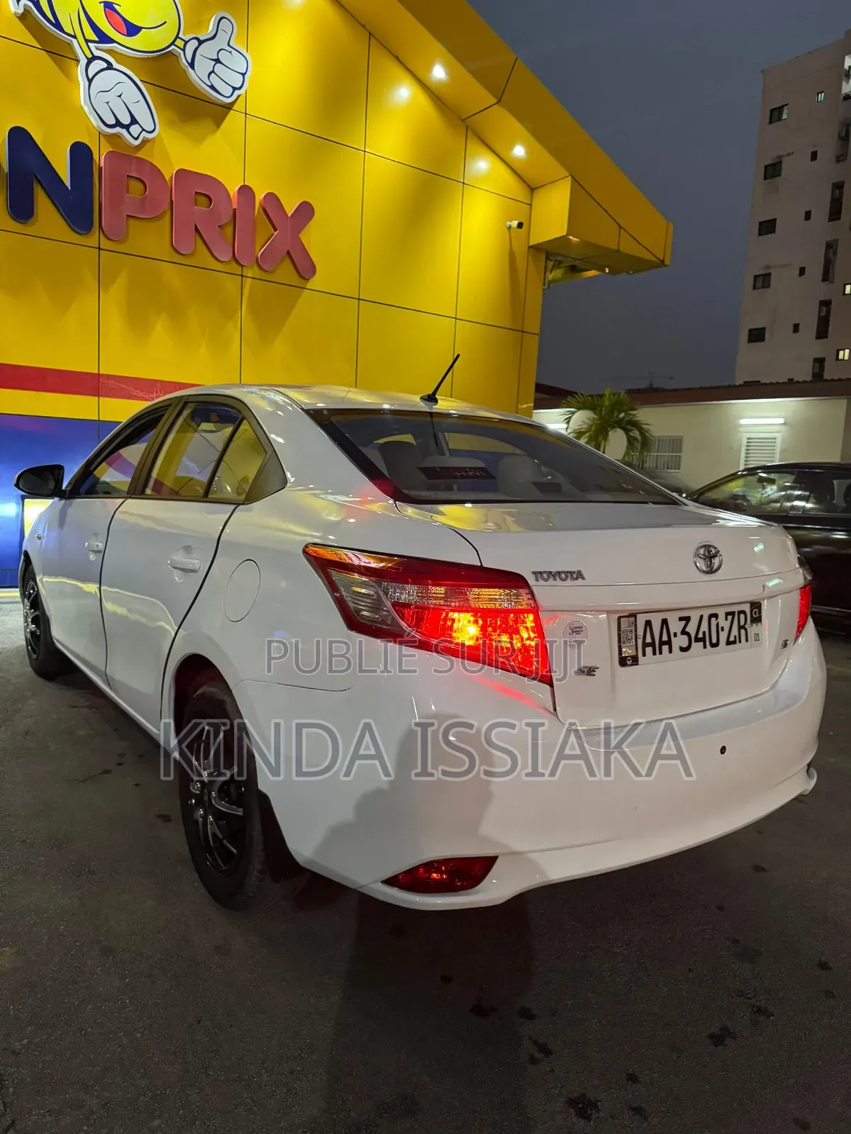 Toyota Yaris 2016 Blanc cassé