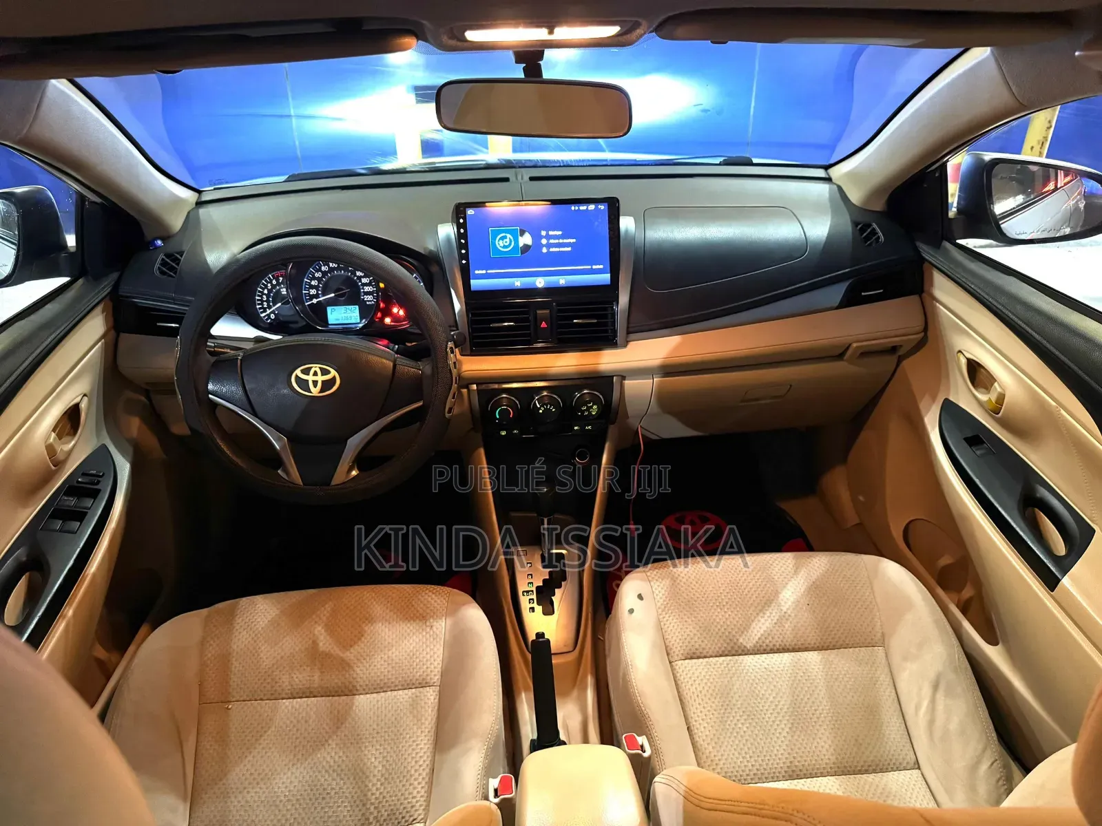 Toyota Yaris 2016 Blanc cassé