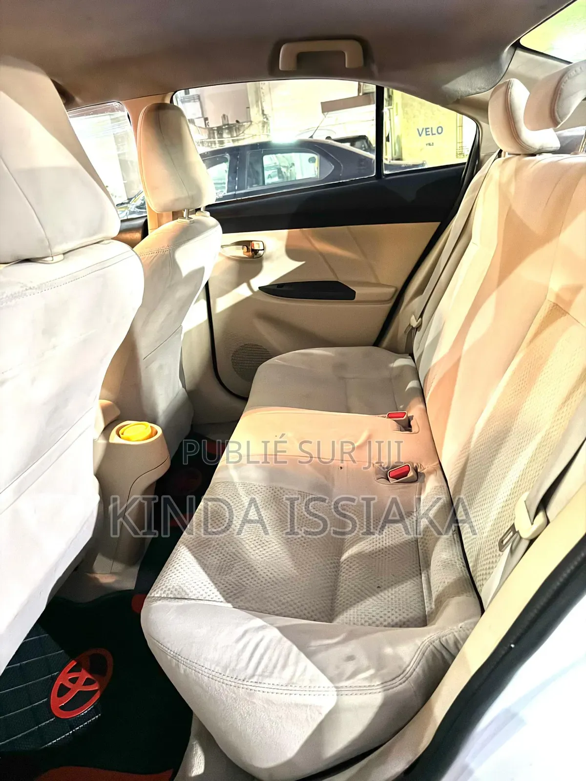 Toyota Yaris 2016 Blanc cassé