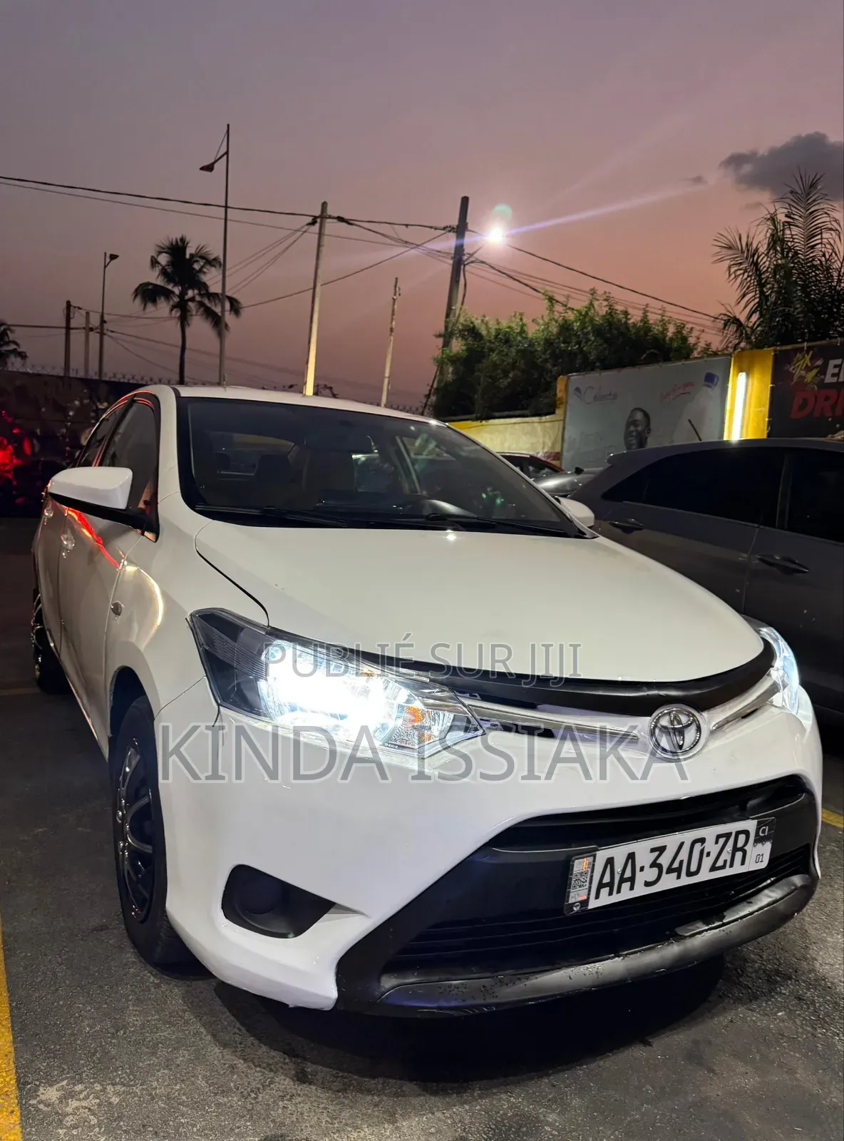 Toyota Yaris 2016 Blanc cassé
