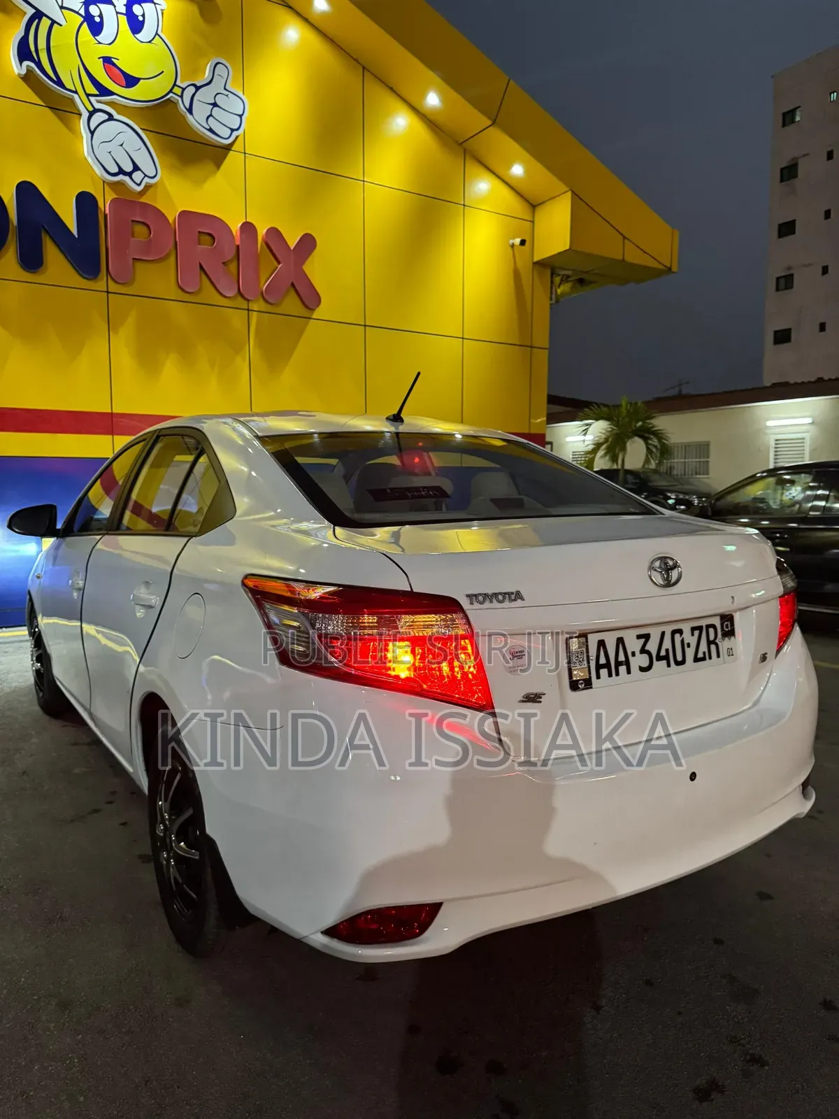 Toyota Yaris 2016 Blanc cassé