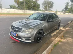 Mercedes-Benz C300 Luxury 4Matic Sedan AWD (3.0L 6cyl 7A) 2012 Gris