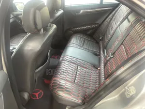 Mercedes-Benz C300 Luxury 4Matic Sedan AWD (3.0L 6cyl 7A) 2012 Gris