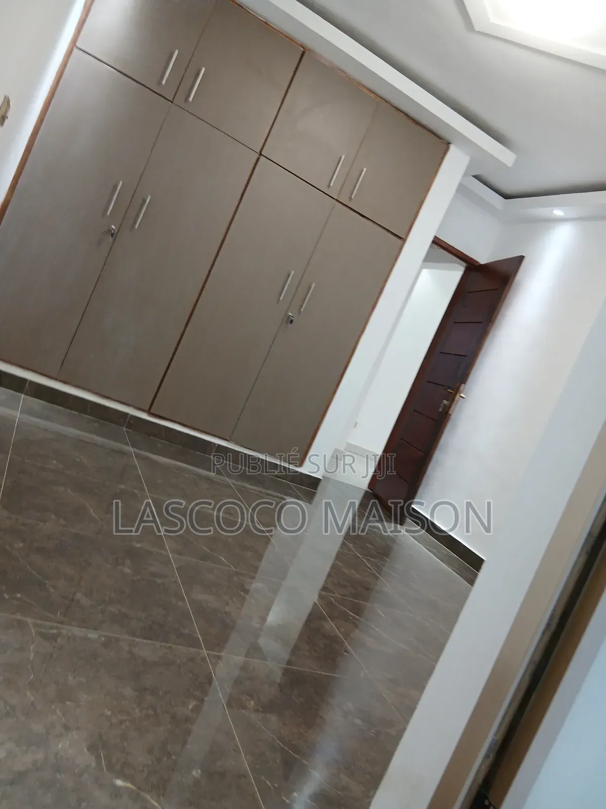 2chbre Appartement dans Lascoco Maison, Cocody à Louer