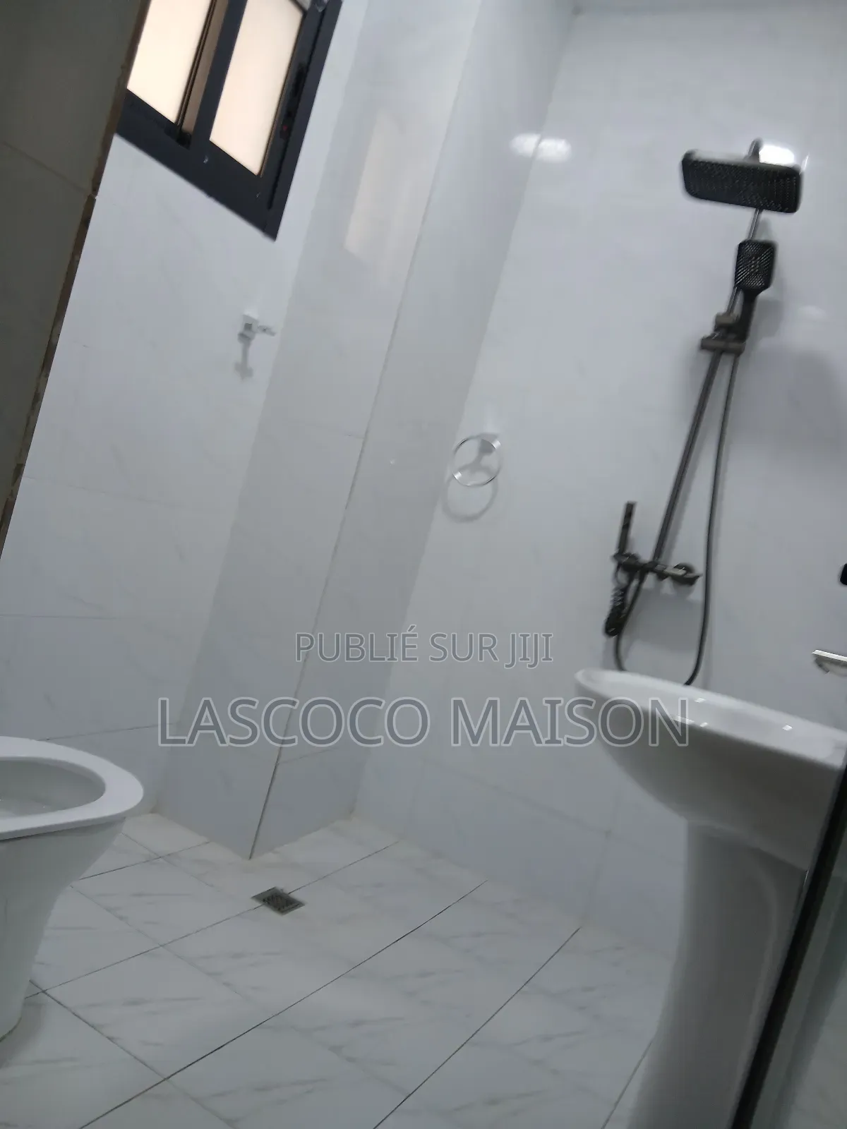 2chbre Appartement dans Lascoco Maison, Cocody à Louer