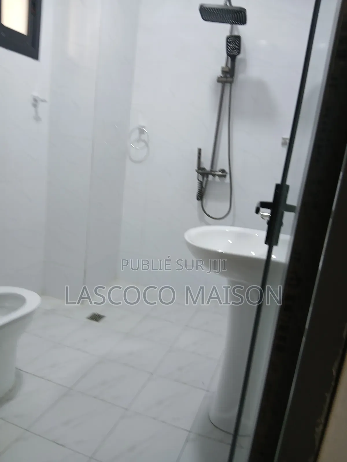 2chbre Appartement dans Lascoco Maison, Cocody à Louer