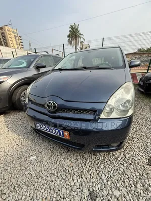 Toyota Verso 2009 Blue