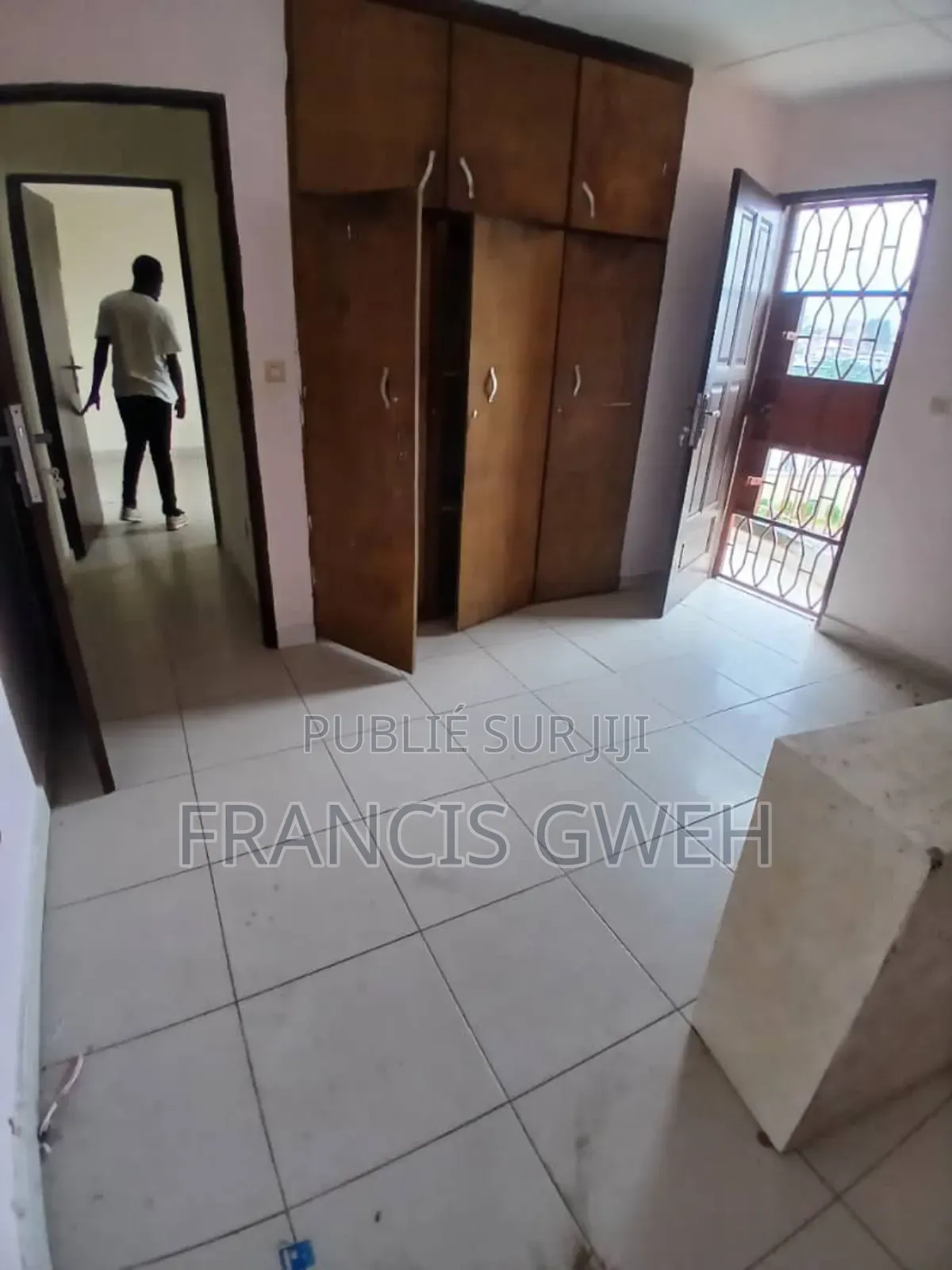 3chbre Duplex dans Francis Gweh, Cocody à Louer
