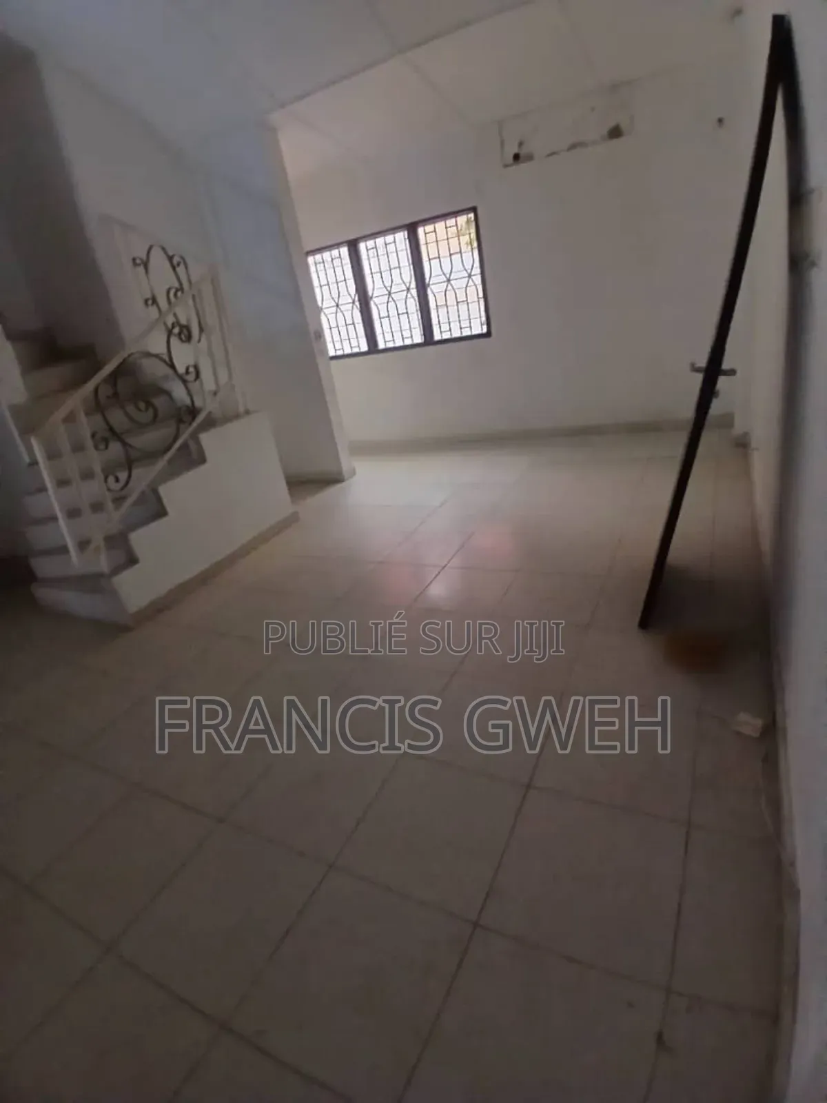 3chbre Duplex dans Francis Gweh, Cocody à Louer