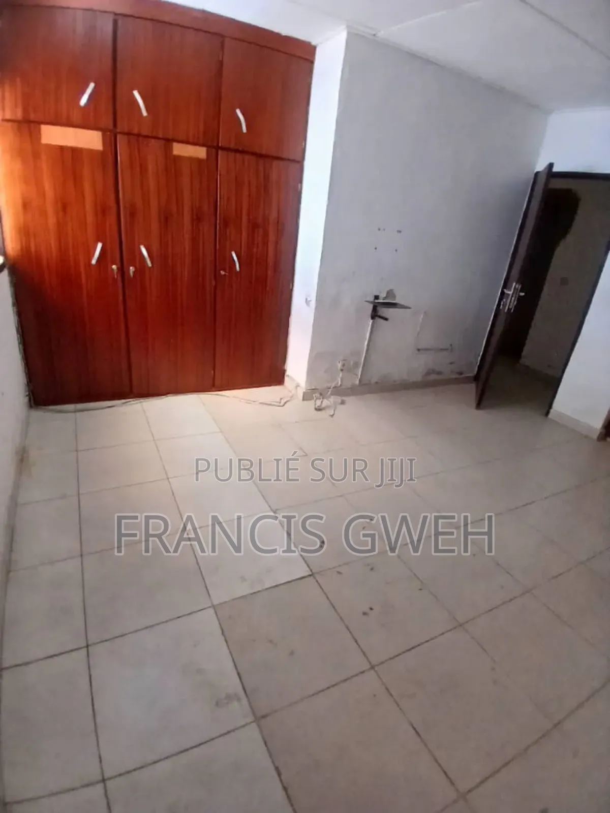 3chbre Duplex dans Francis Gweh, Cocody à Louer