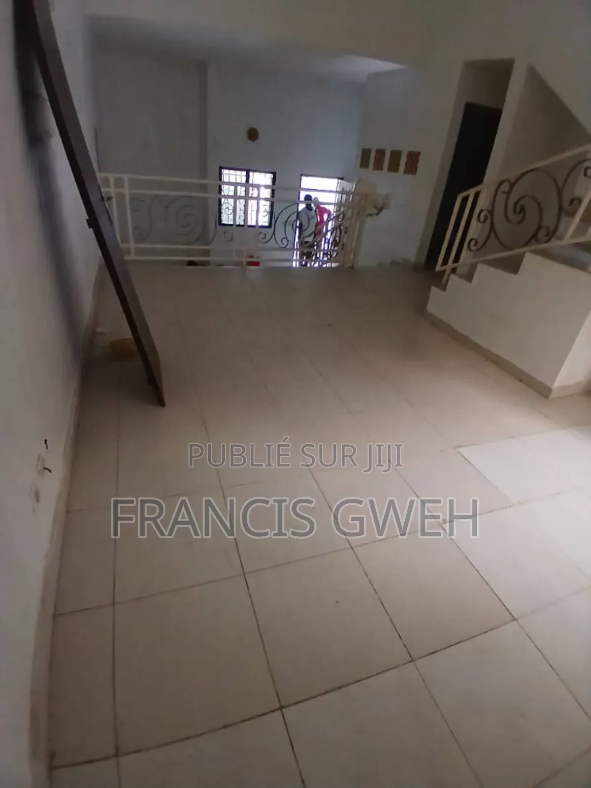 3chbre Duplex dans Francis Gweh, Cocody à Louer