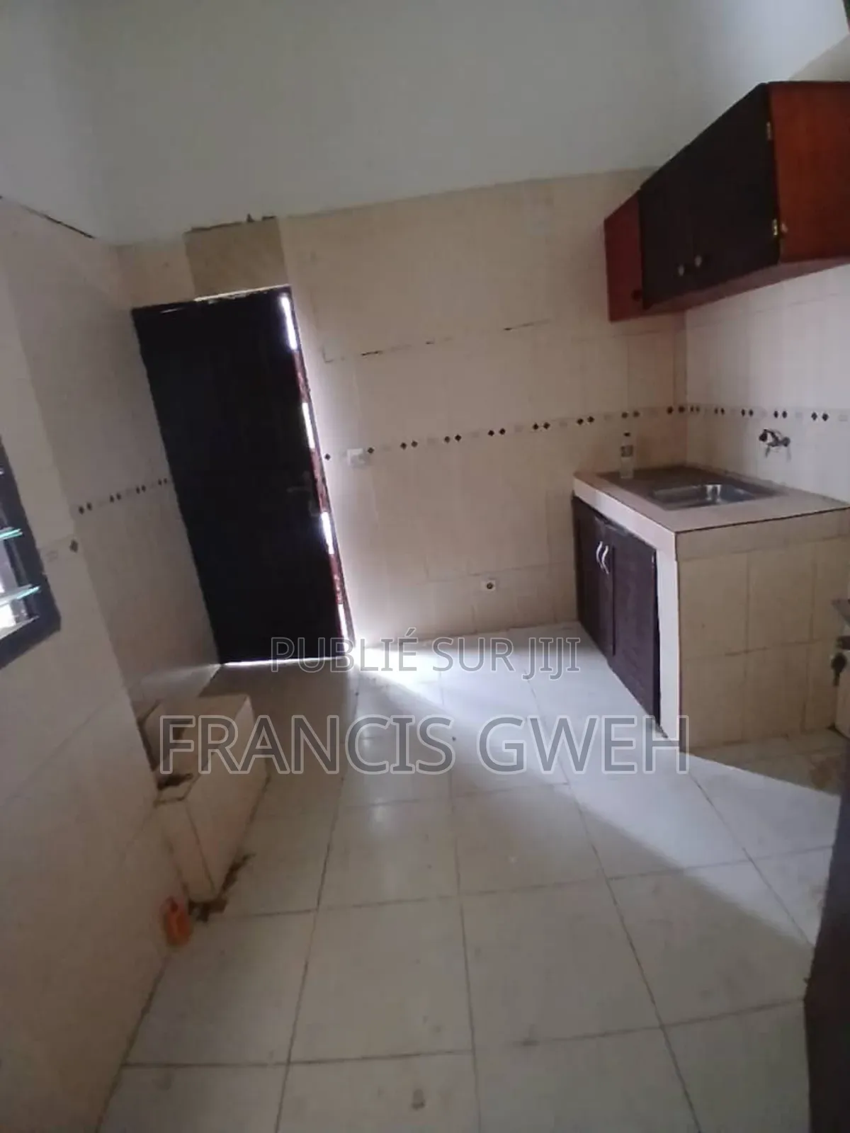 3chbre Duplex dans Francis Gweh, Cocody à Louer
