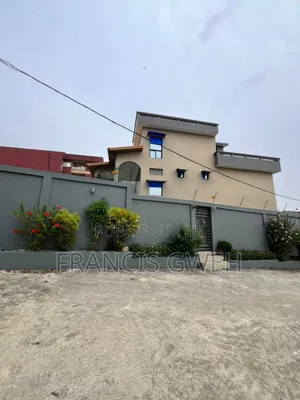 5chbre Duplex dans Francis Gweh, Cocody à Louer