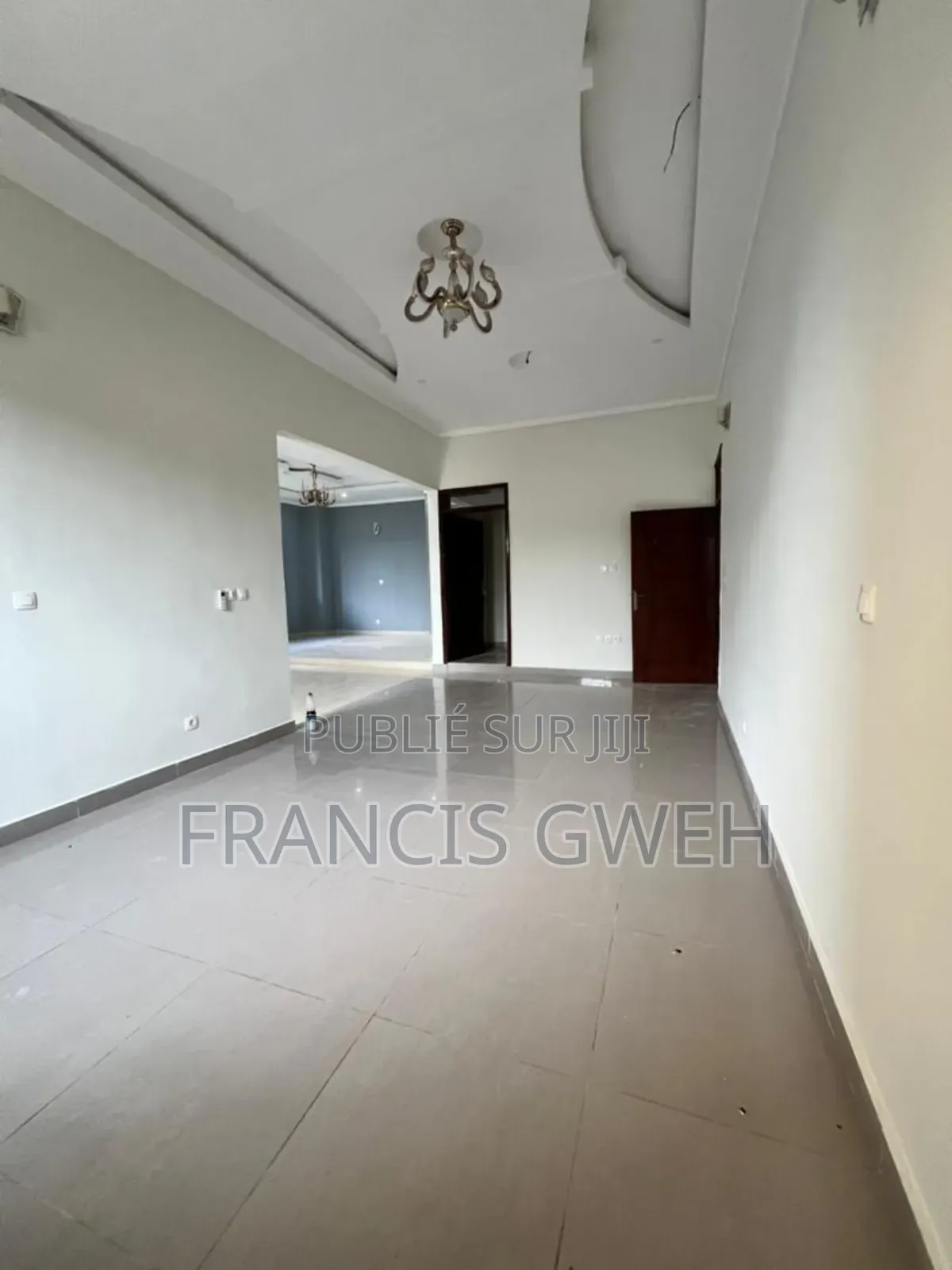 5chbre Duplex dans Francis Gweh, Cocody à Louer