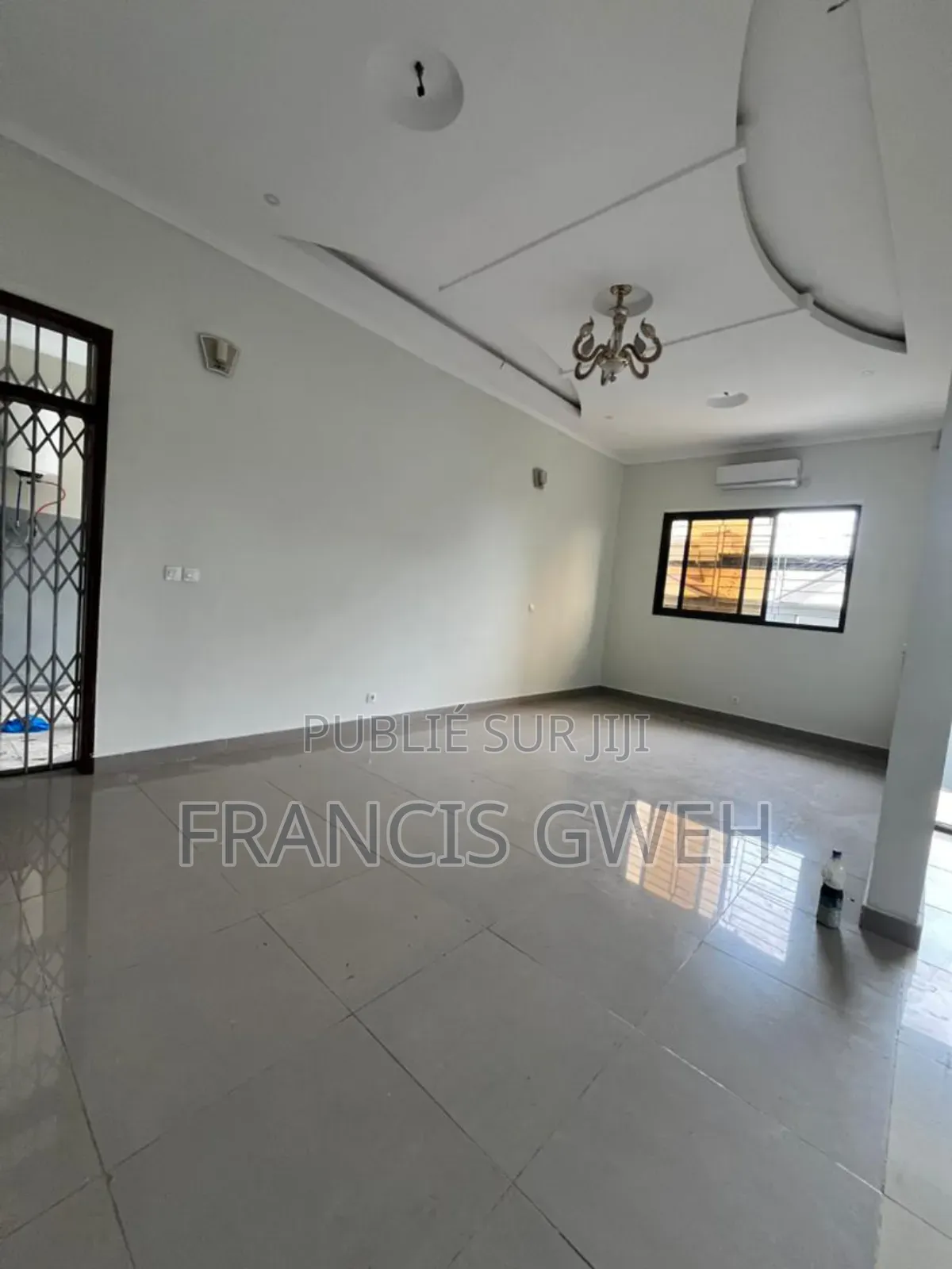 5chbre Duplex dans Francis Gweh, Cocody à Louer