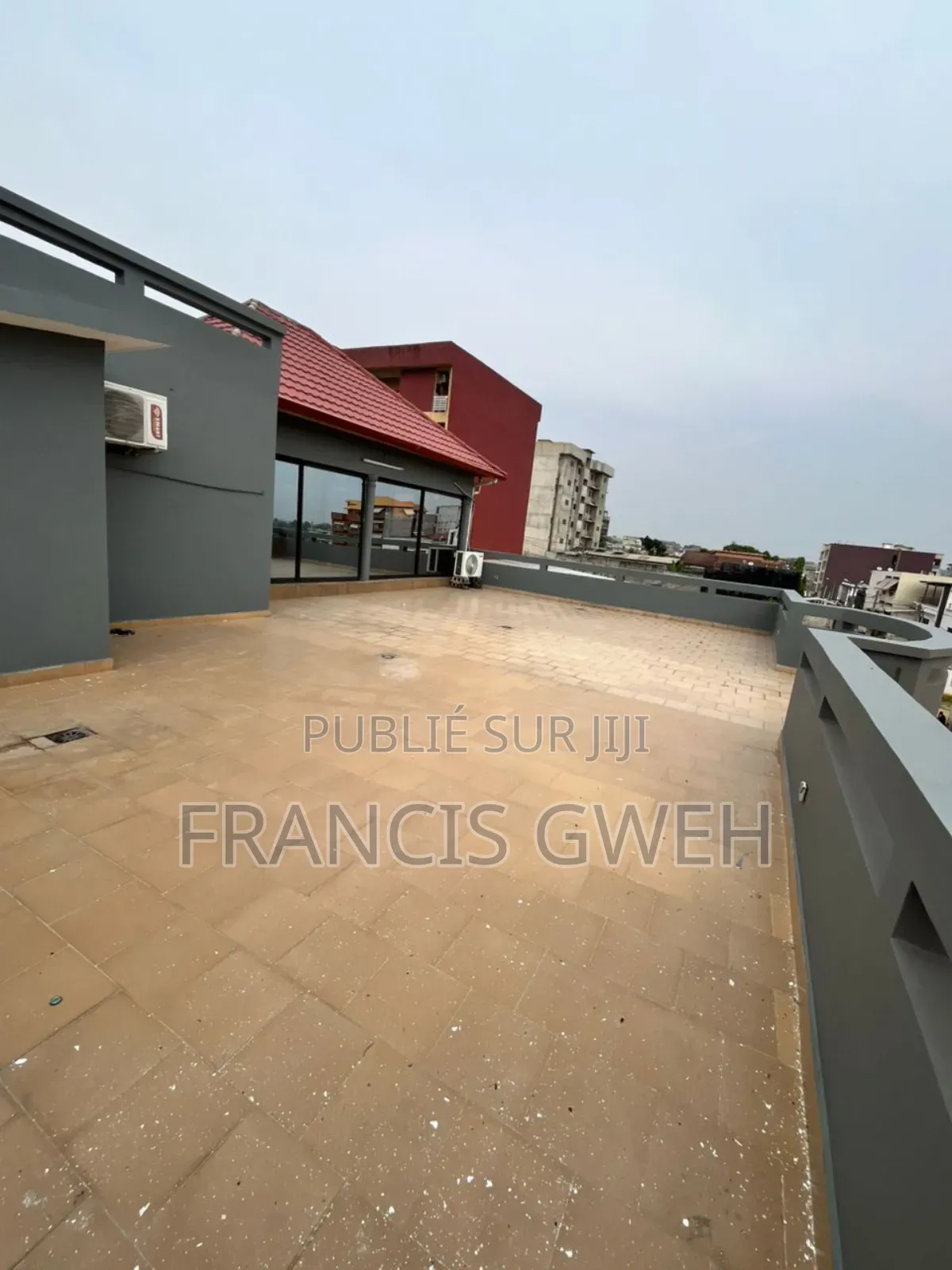 5chbre Duplex dans Francis Gweh, Cocody à Louer