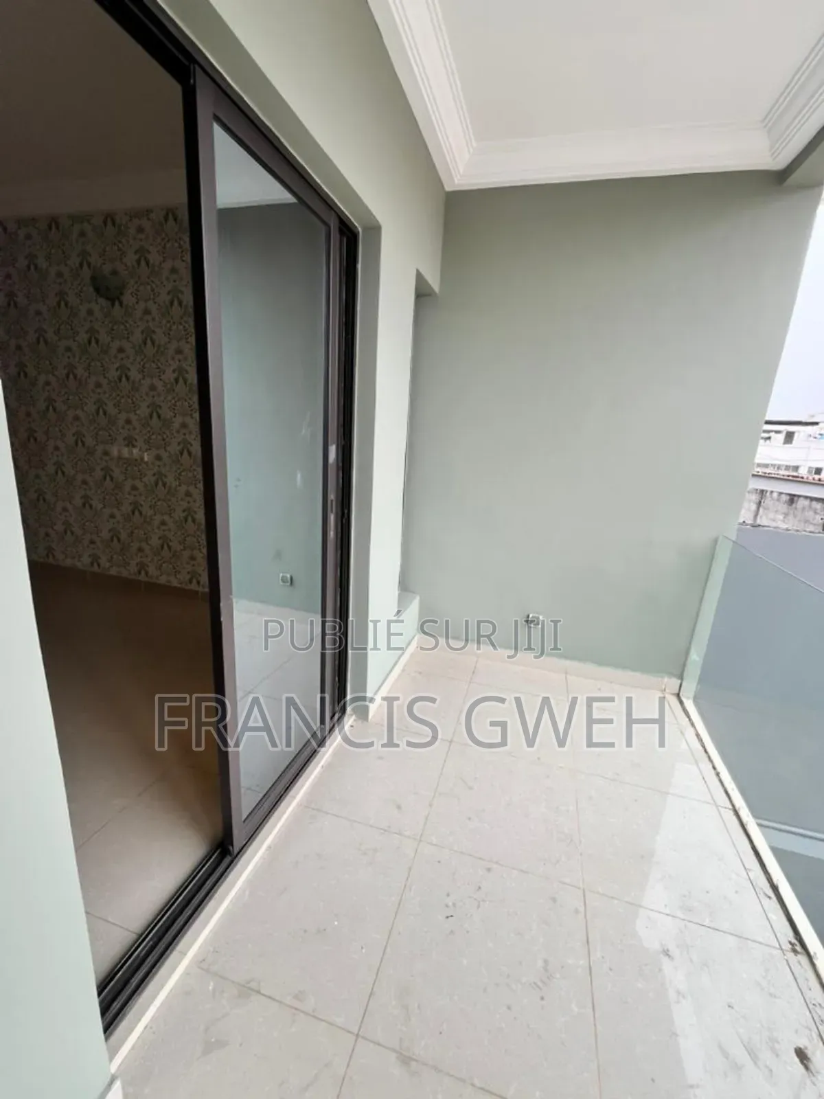 5chbre Duplex dans Francis Gweh, Cocody à Louer