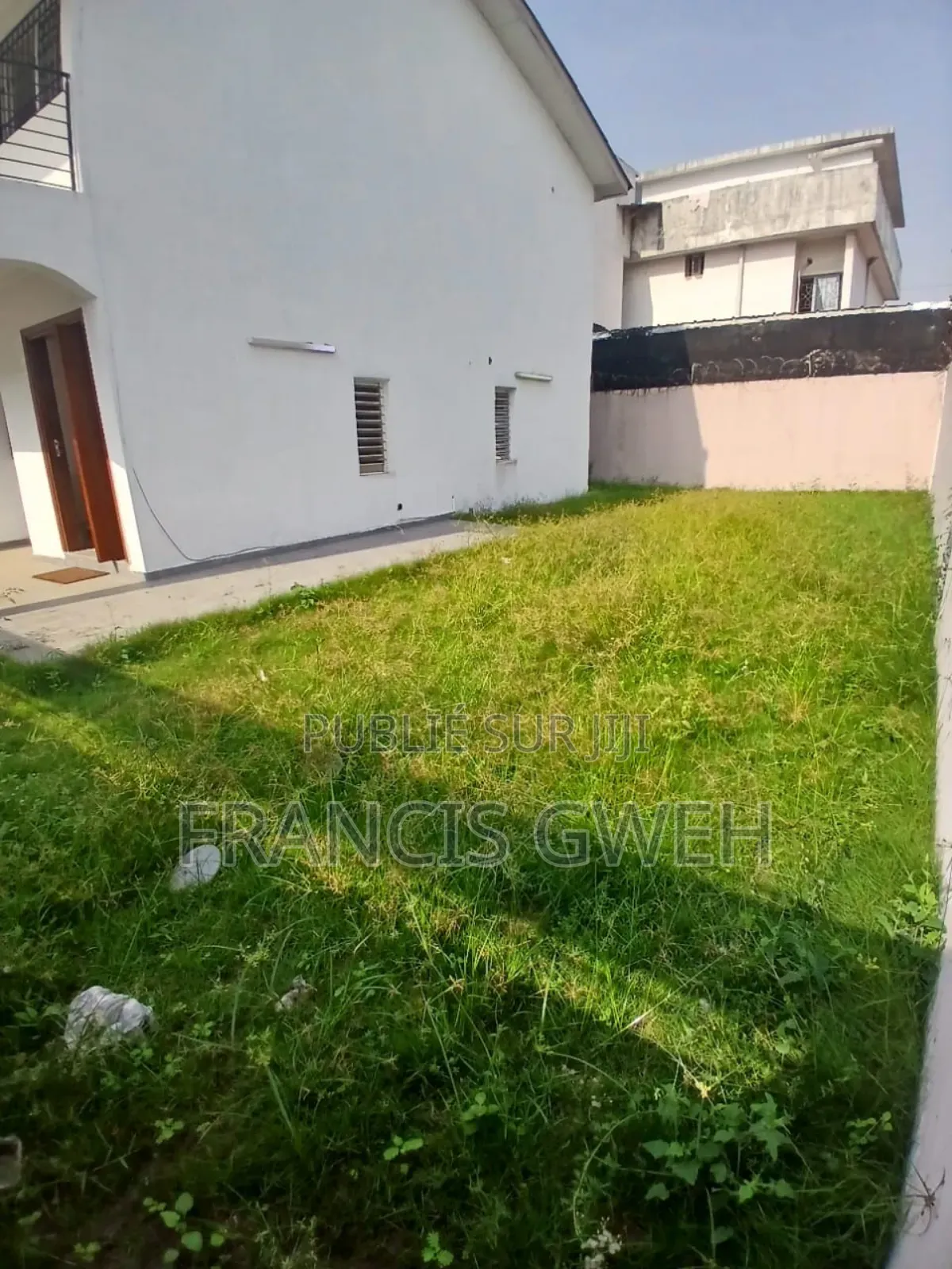 4chbre Duplex dans Francis Gweh, Cocody à Louer