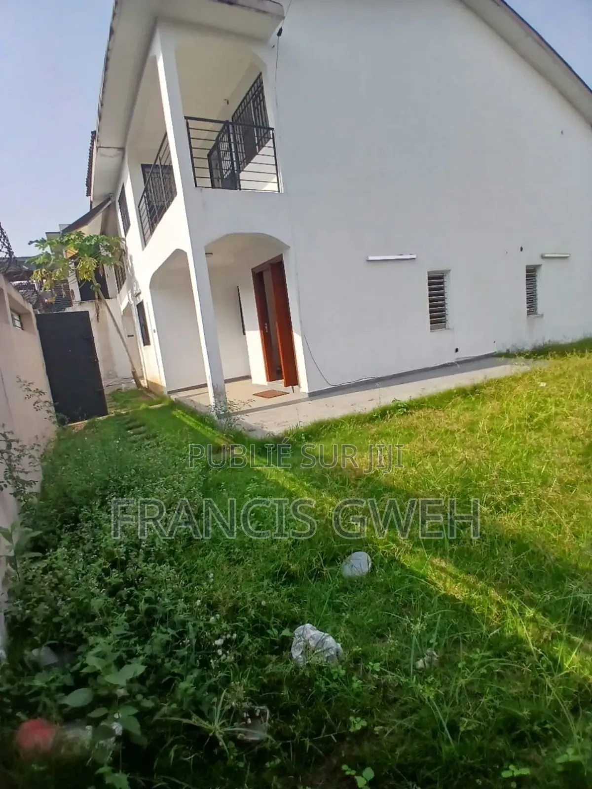 4chbre Duplex dans Francis Gweh, Cocody à Louer