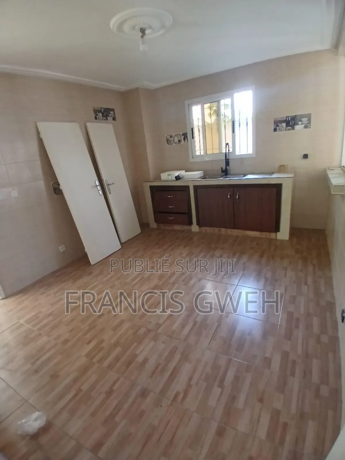 4chbre Duplex dans Francis Gweh, Cocody à Louer