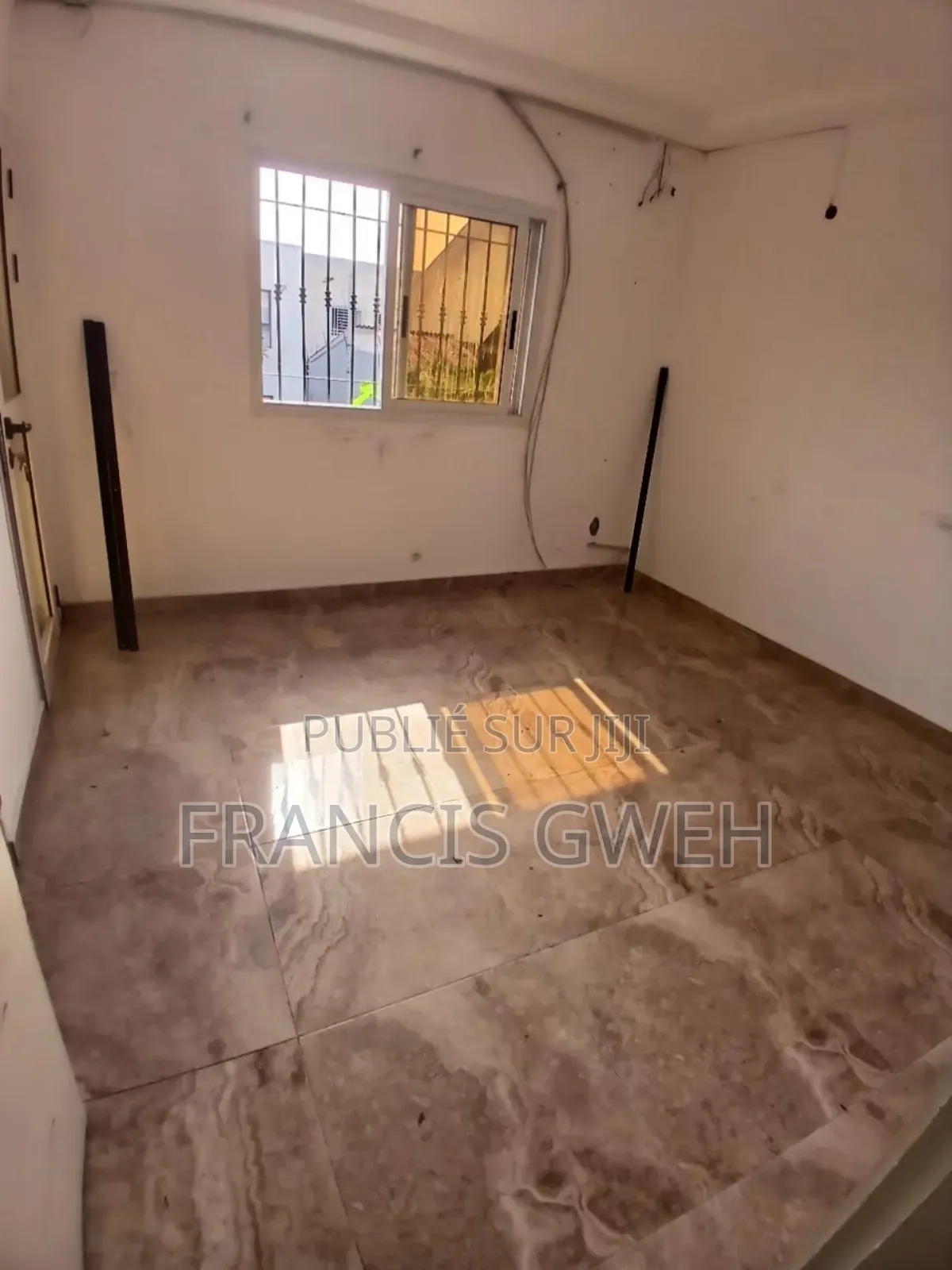 4chbre Duplex dans Francis Gweh, Cocody à Louer