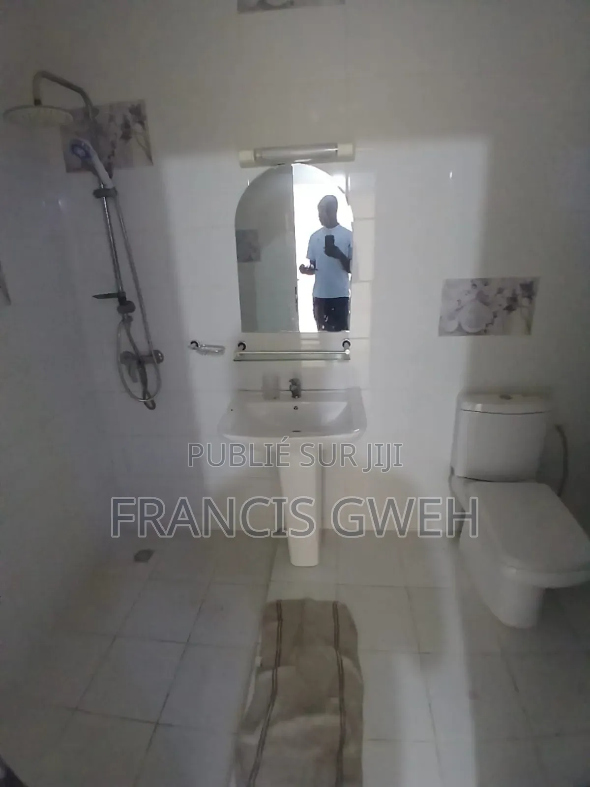 4chbre Duplex dans Francis Gweh, Cocody à Louer