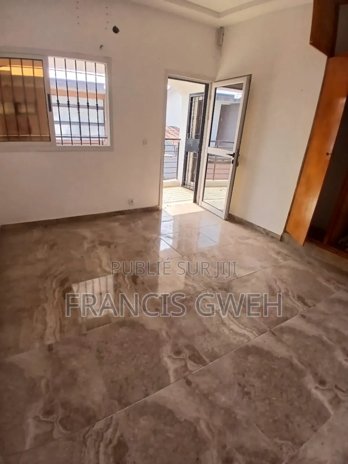 4chbre Duplex dans Francis Gweh, Cocody à Louer