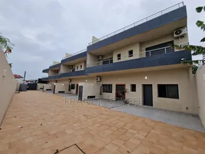 4chbre Duplex dans Francis Gweh, Cocody à Louer
