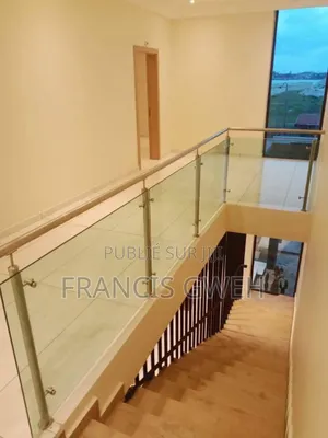 4chbre Duplex dans Francis Gweh, Cocody à Louer