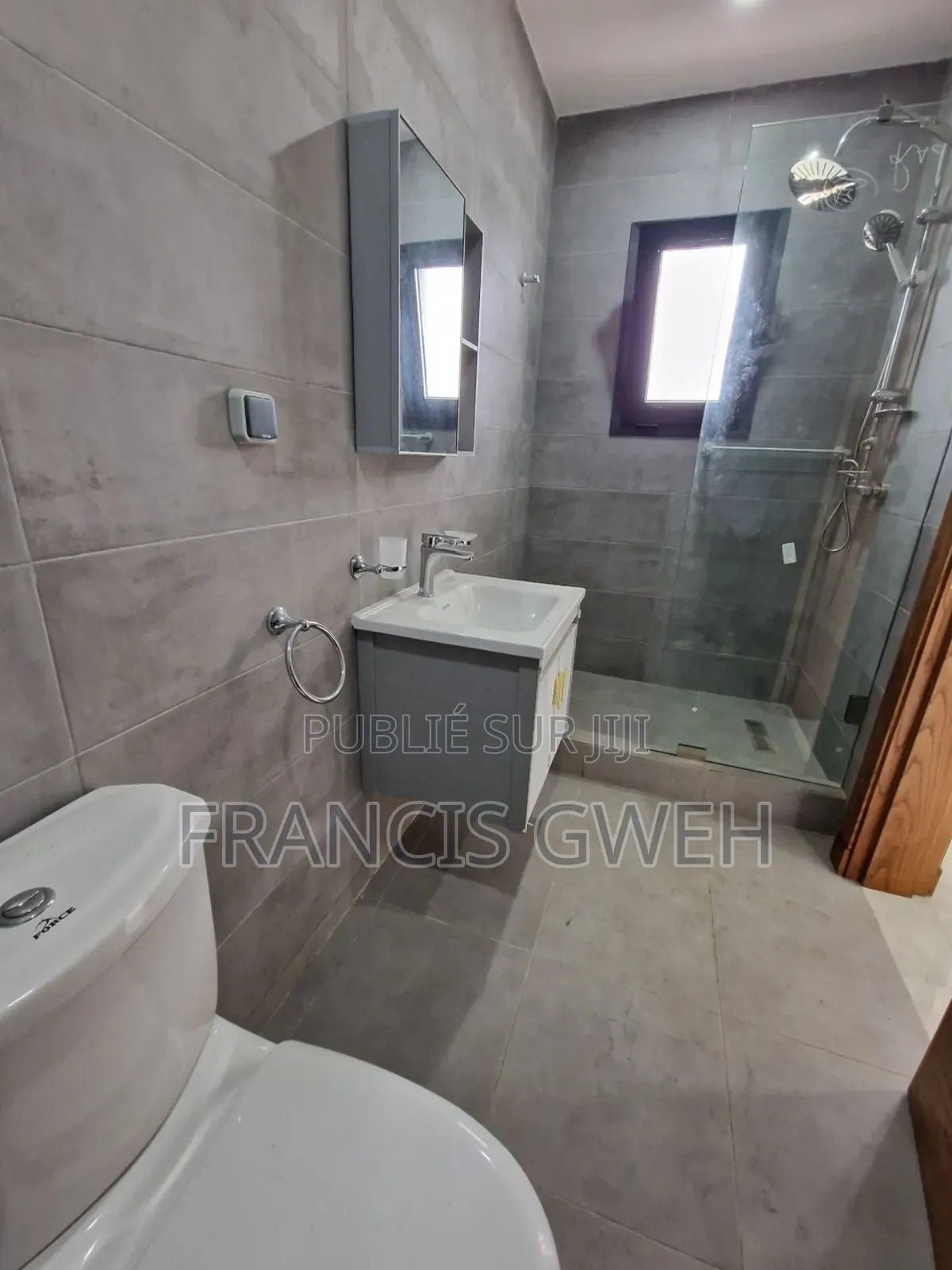 4chbre Duplex dans Francis Gweh, Cocody à Louer