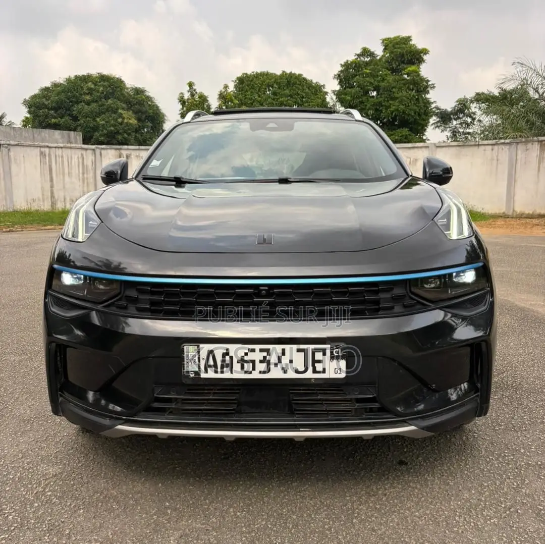 Geely Coolray 1.5 FWD 2023 Gris