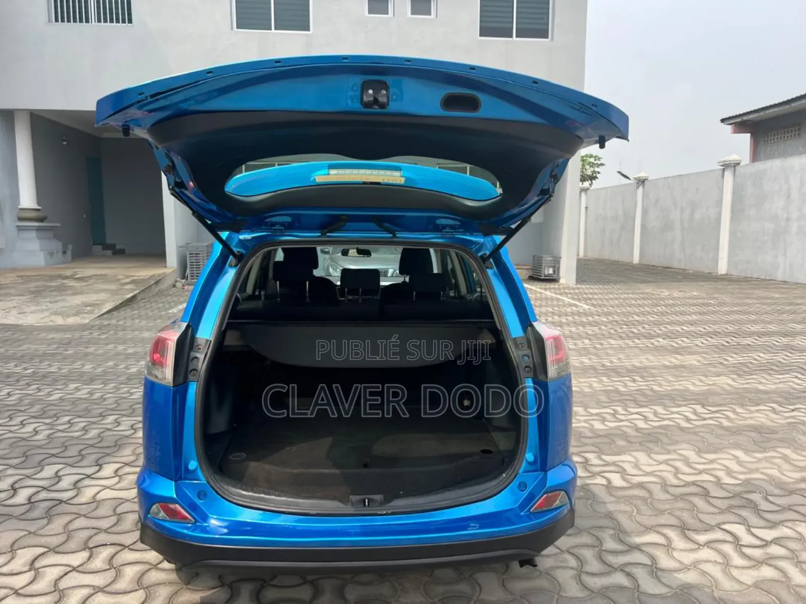 Toyota RAV4 2016 Blue