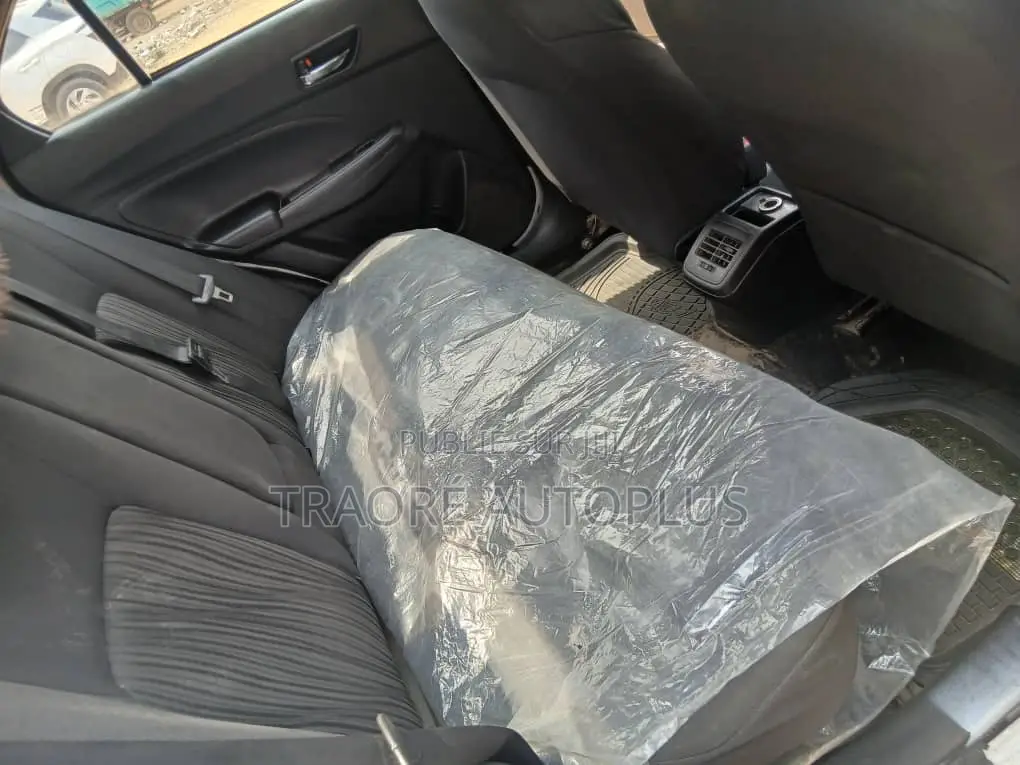 Suzuki Dzire 2022 Blanc