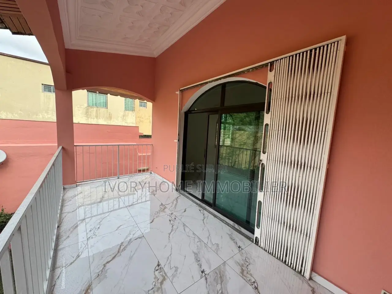 5chbre Duplex dans Cocody à Louer