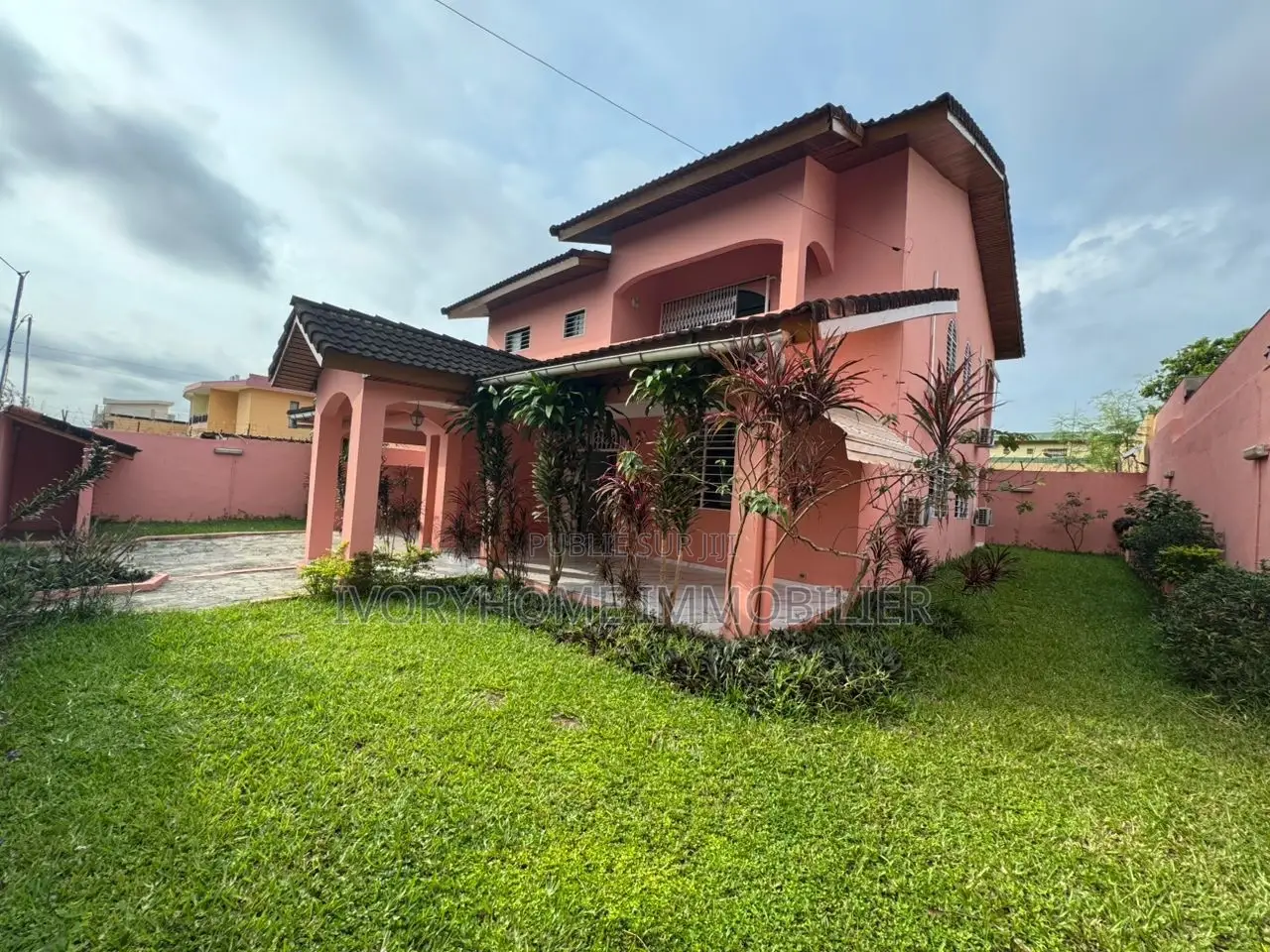 5chbre Duplex dans Cocody à Louer