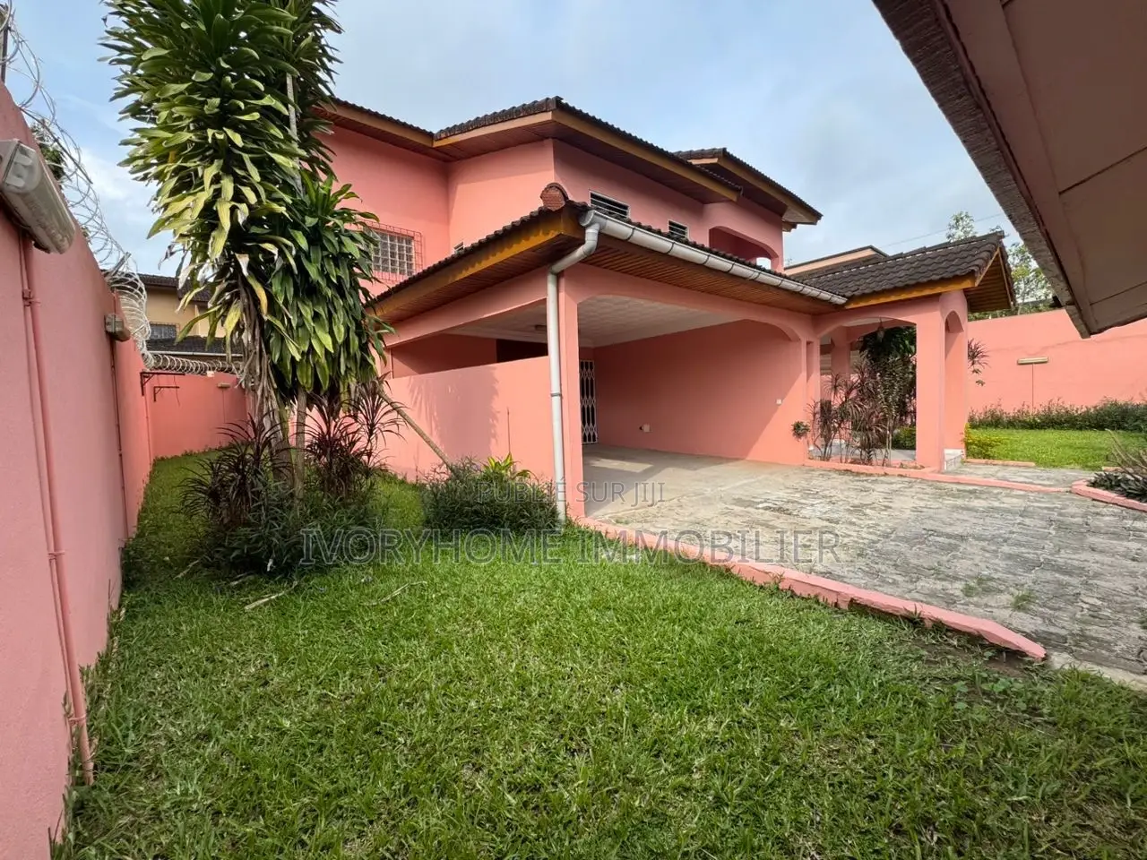 5chbre Duplex dans Cocody à Louer